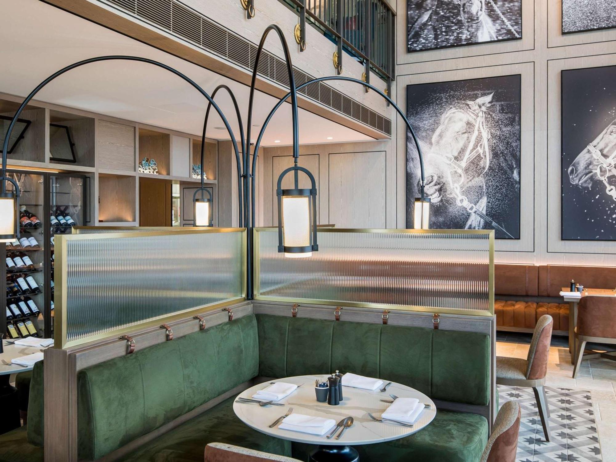 The William Inglis Mgallery Warwick Farm Bagian luar foto The restaurant's interior