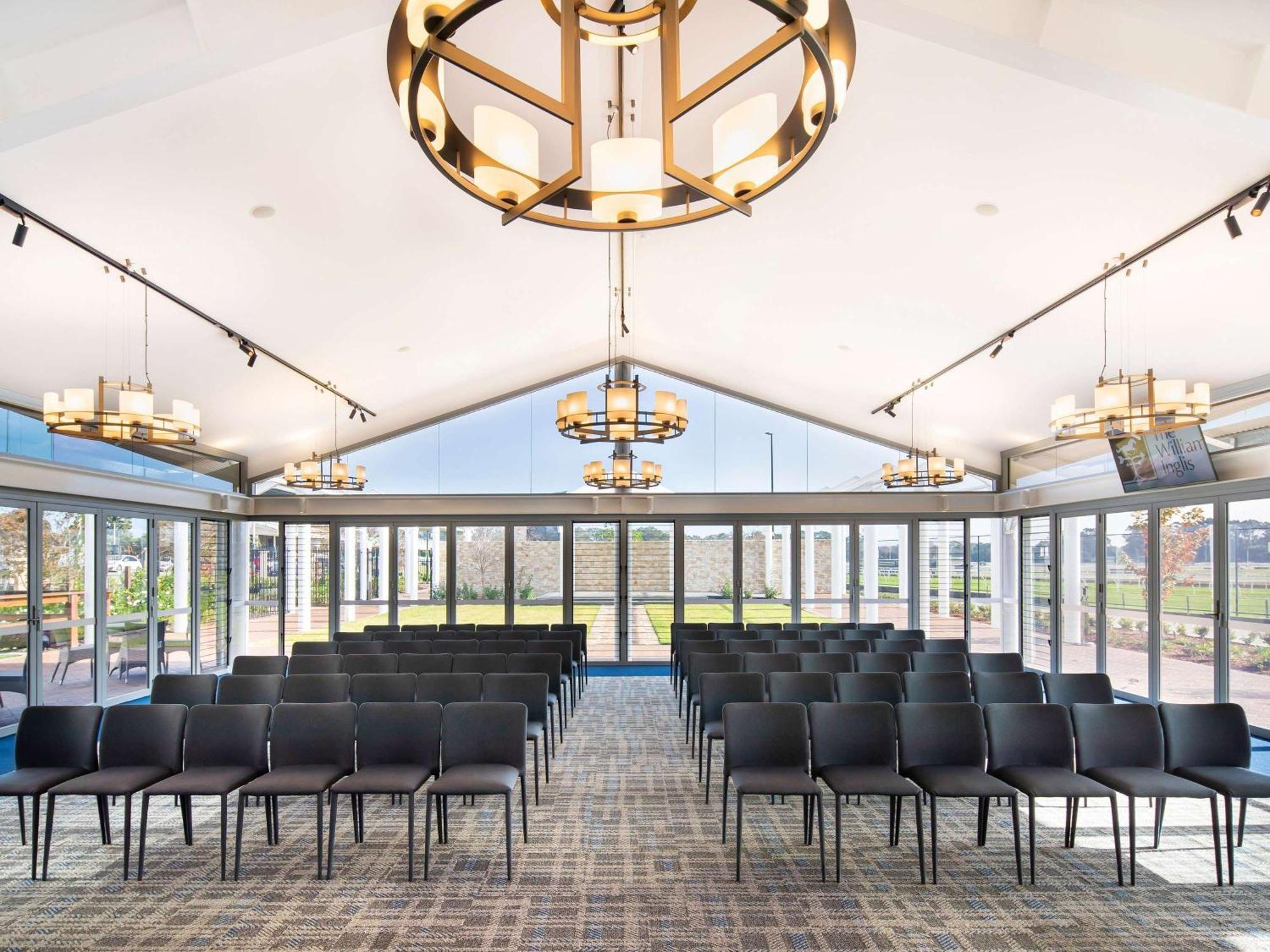 The William Inglis Mgallery Warwick Farm Bagian luar foto The interior of the clubhouse