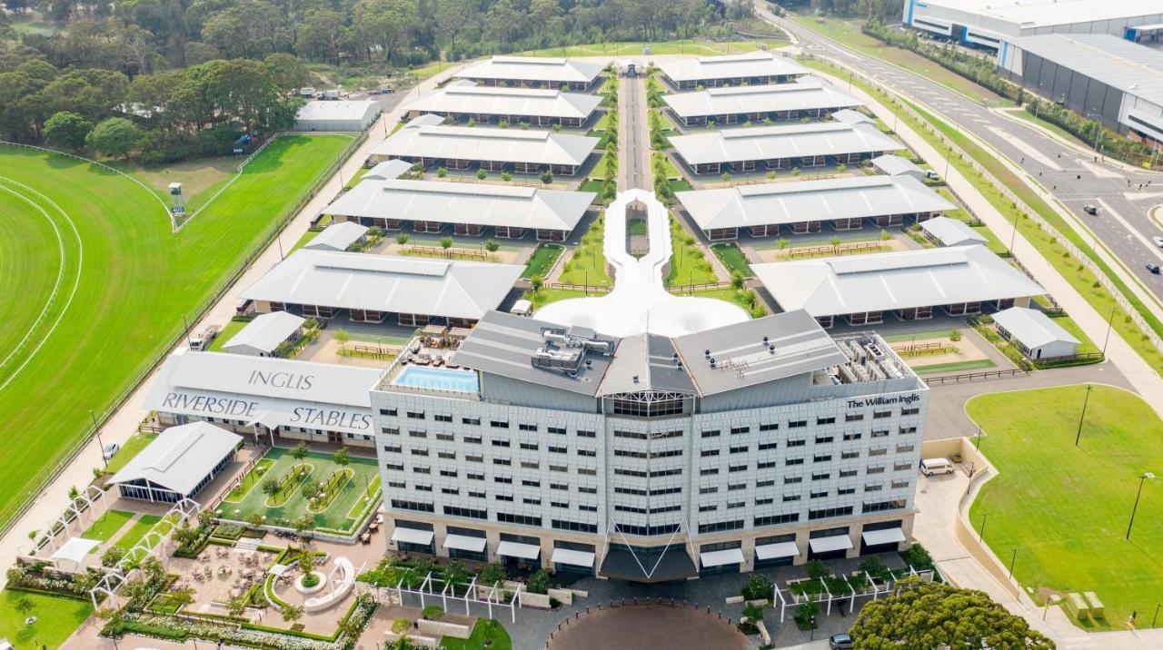 The William Inglis Mgallery Warwick Farm Bagian luar foto Aerial view of the hotel